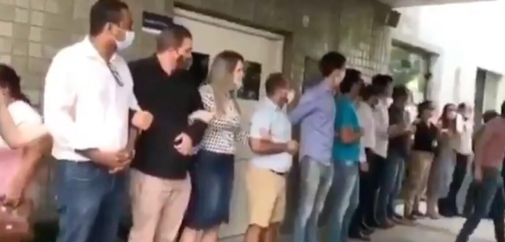protesto de extremistas