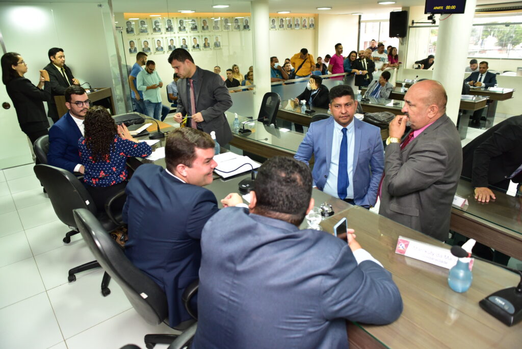 Vereadores em sessão da Câmara - 21 12 22 - foto Edilberto Barros