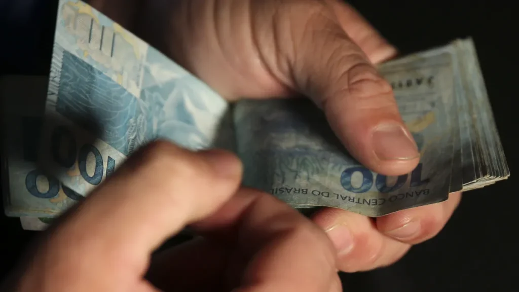 real_moedadinheiro_jfcrz_abr_1701220042_1