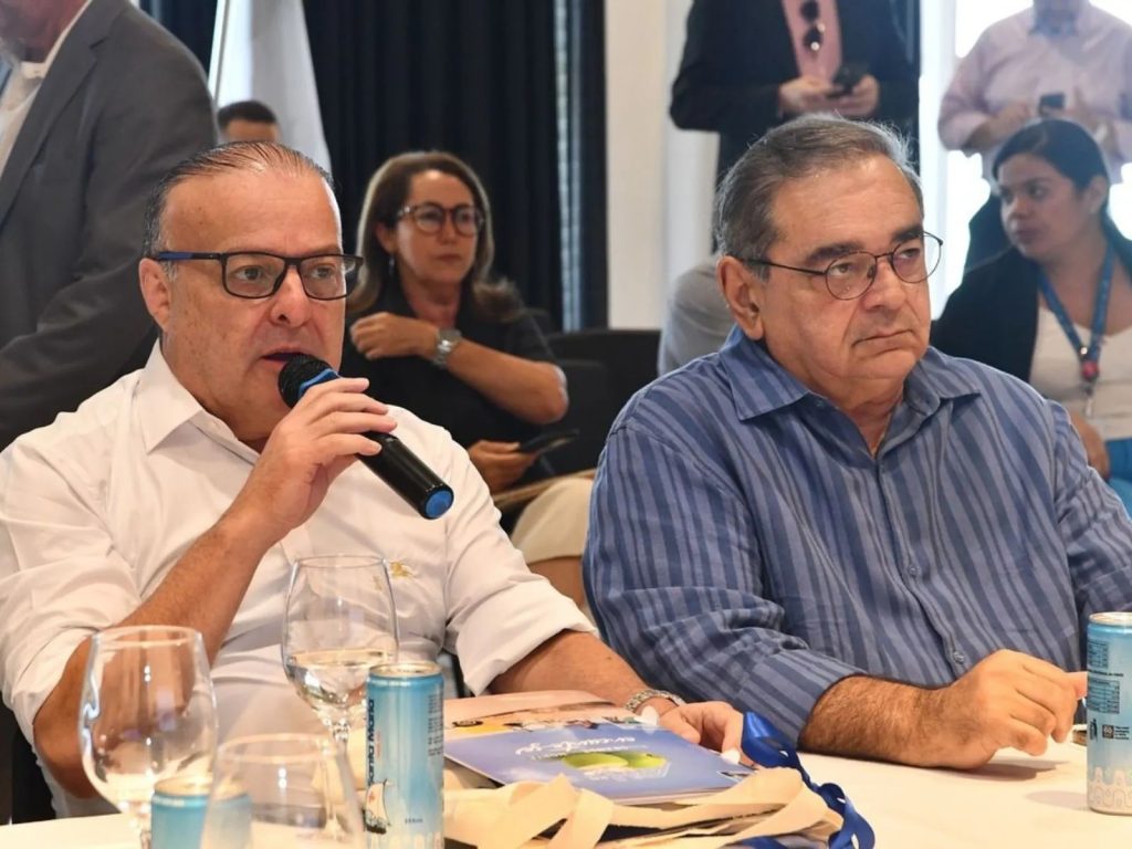 Alvaro-Dias-transmite-cargo-de-prefeito-de-Natal-para-Paulinho-Freire-as-19h-1024x768