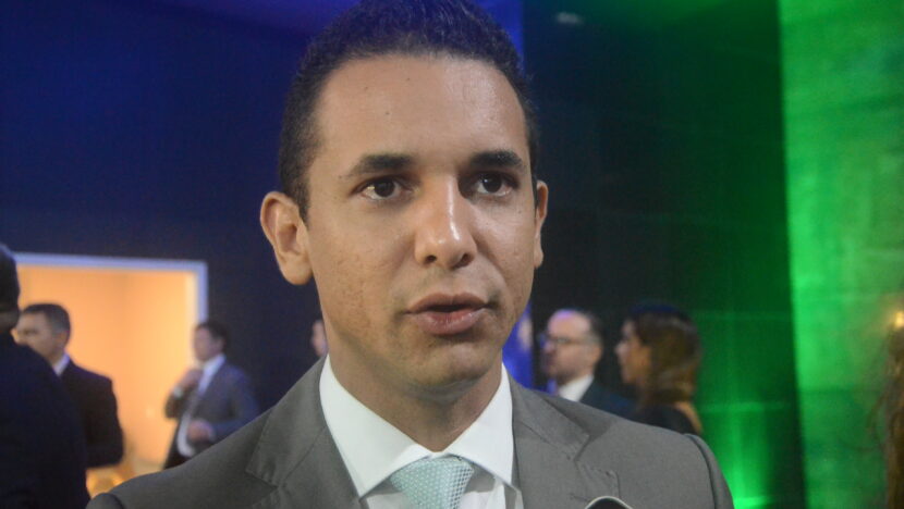 Allyson-Bezerra-Prefeito-de-Mossoro-RN-591-830x468