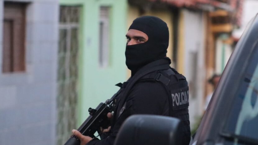 policial-edited-830x468